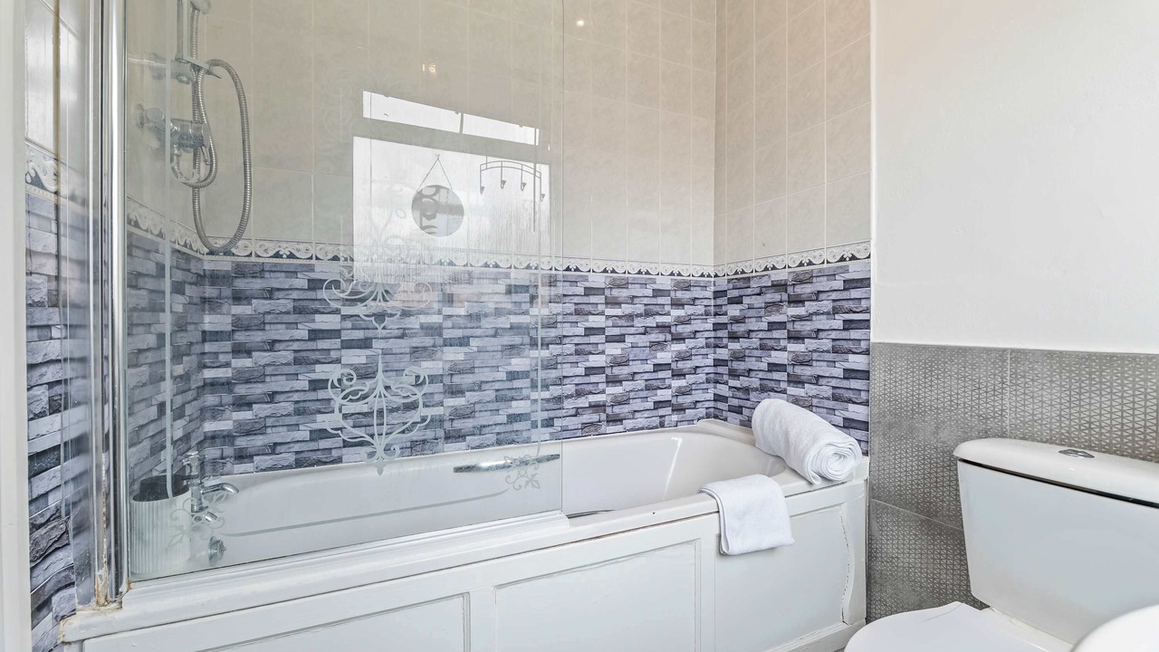 Photo of Bathroom in Oadby