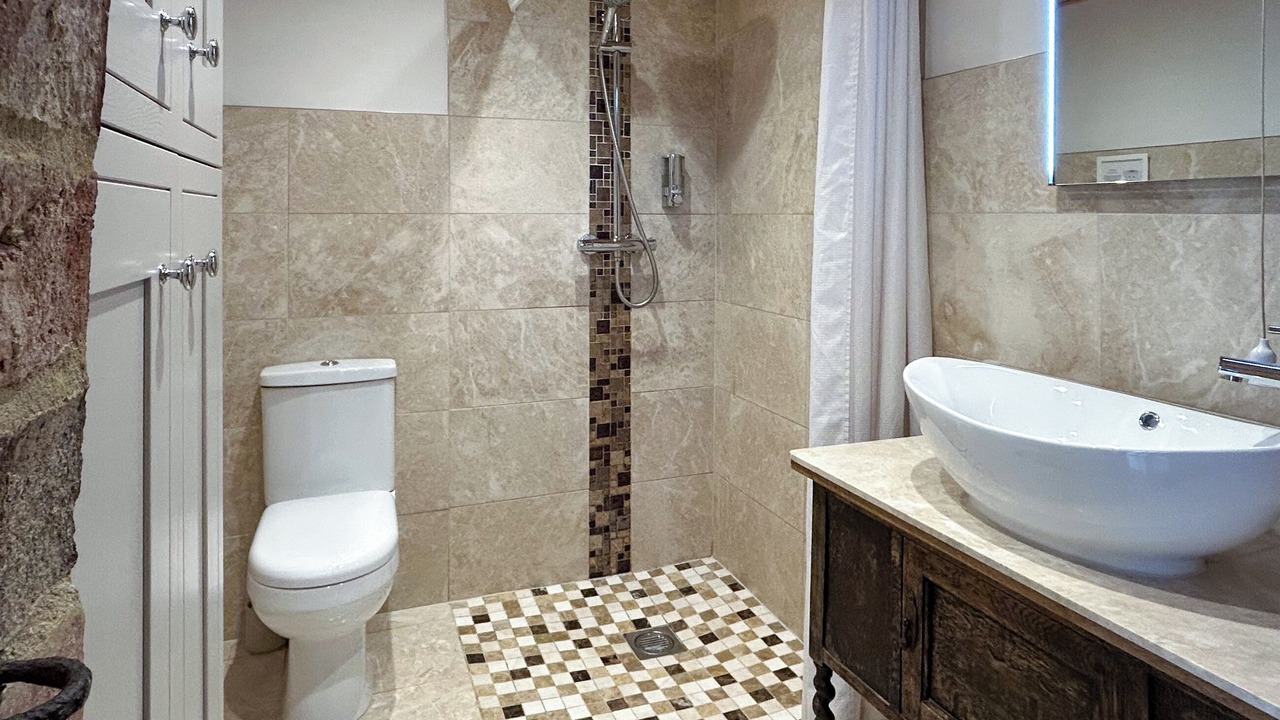 Photo of Bathroom in Kelmarsh