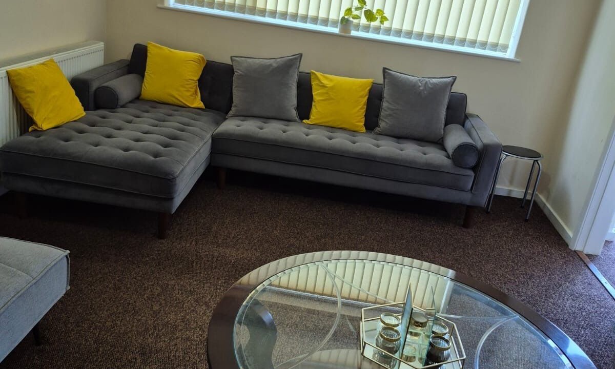 Photo of Livingroom in Oadby