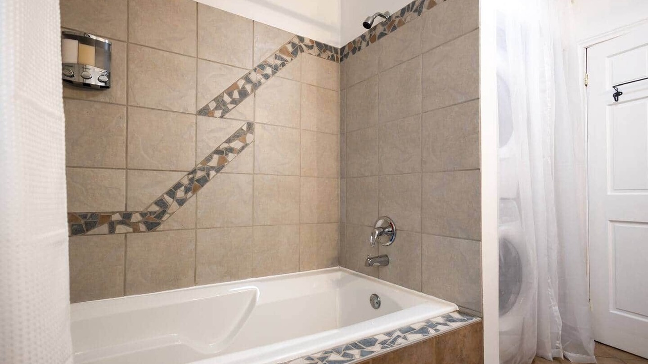 Photo of Bathroom in Le Haut-Saint-Francois Regional County Municipality