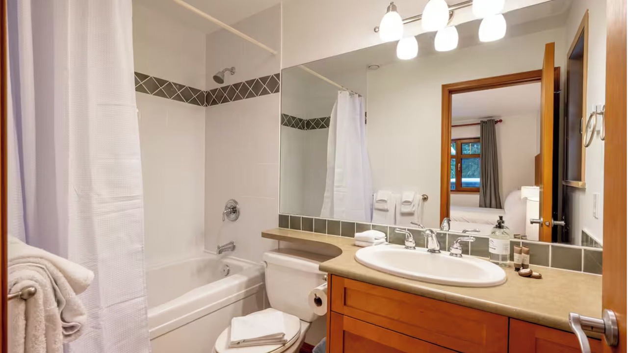 Photo of Bathroom in Blueberry Hill
