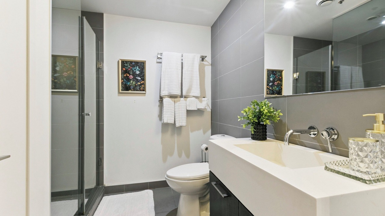 Photo of Bathroom in Fashion District