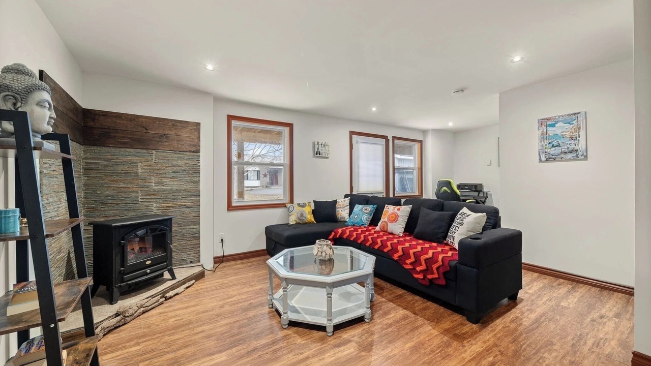 Photo of Livingroom in Greater Napanee