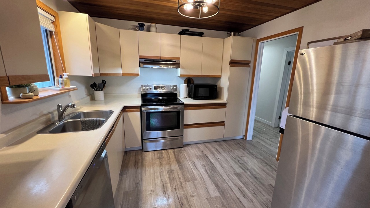 Photo of Kitchen in 70 Mile House