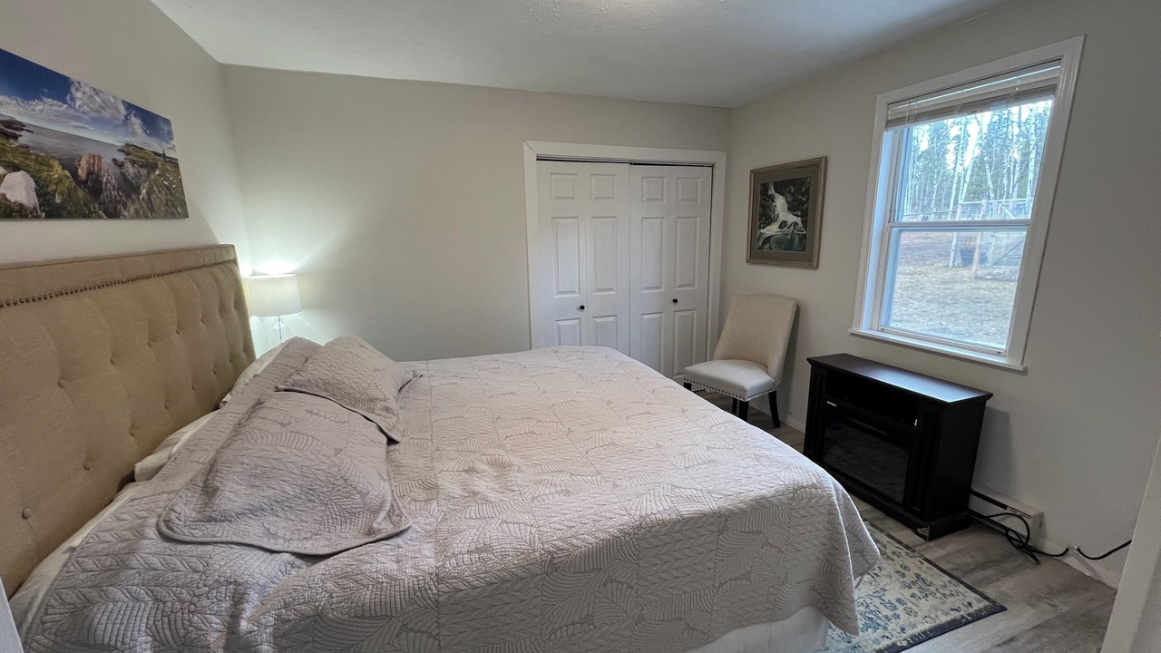 Photo of Bedroom in 70 Mile House