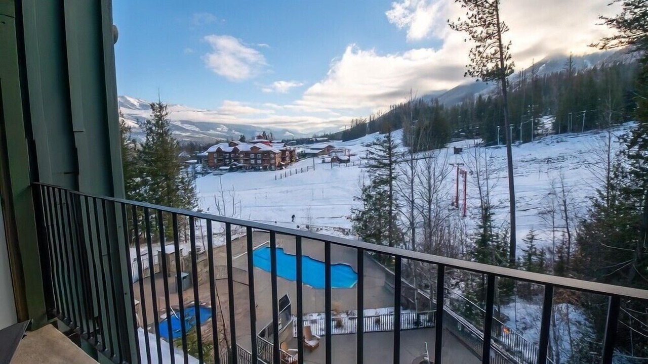 Photo of Patio Balcony in East Kootenay