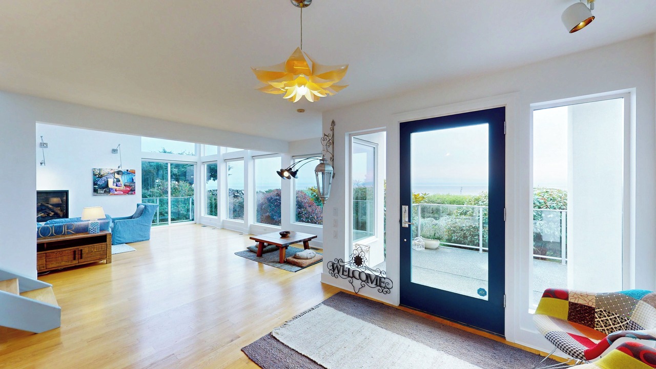 Photo of Livingroom in Oak Bay