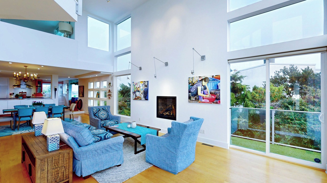 Photo of Livingroom in Oak Bay