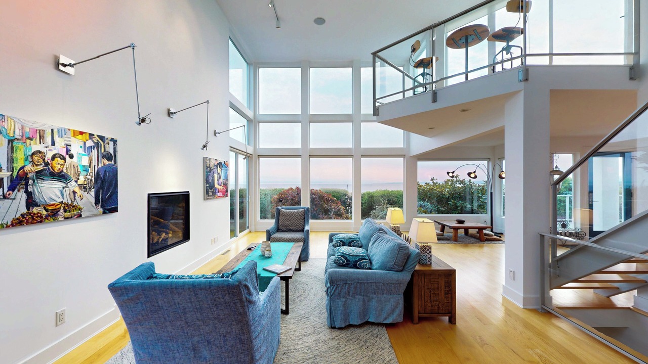 Photo of Livingroom in Oak Bay