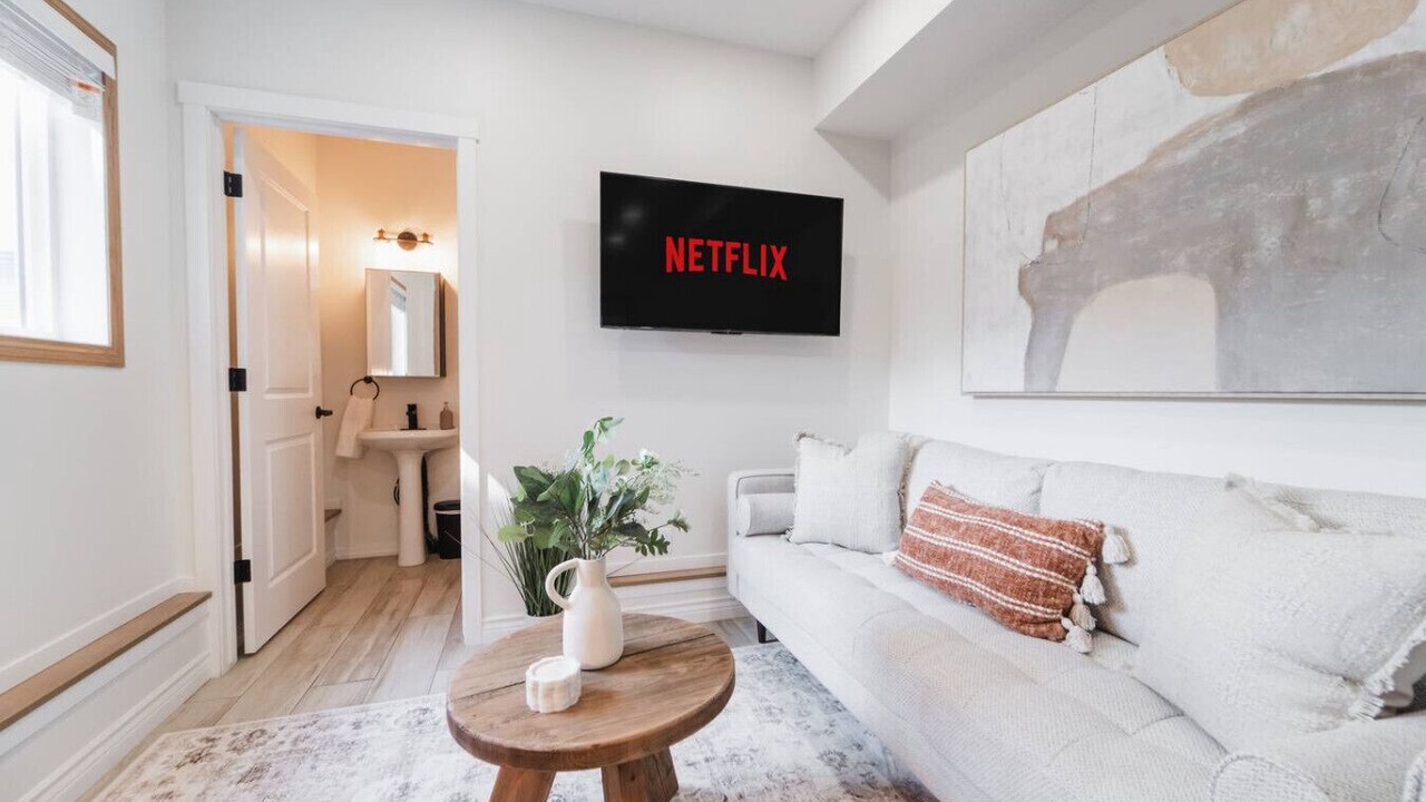 Photo of Livingroom in Northeast Edmonton