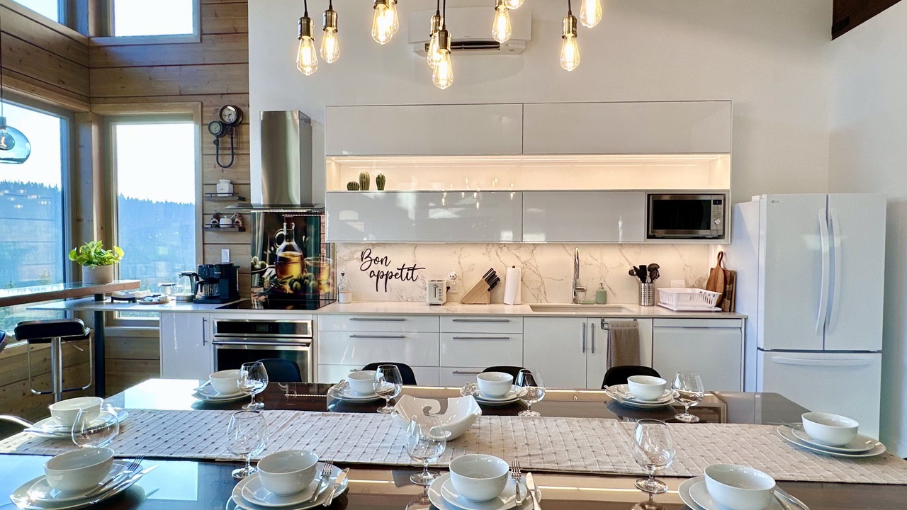 Photo of Kitchen in Courtenay