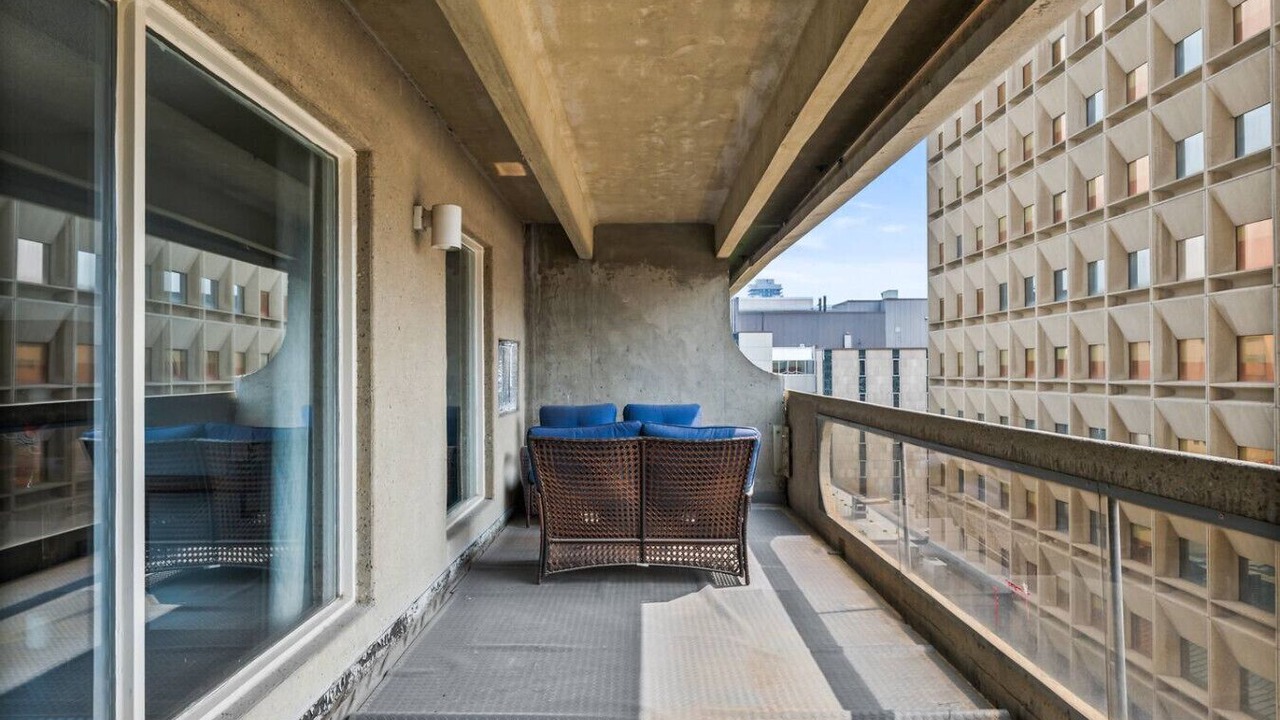 Photo of Patio Balcony in Downtown Calgary