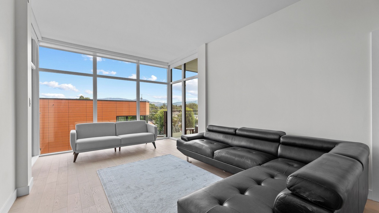 Photo of Livingroom in South Pandosy