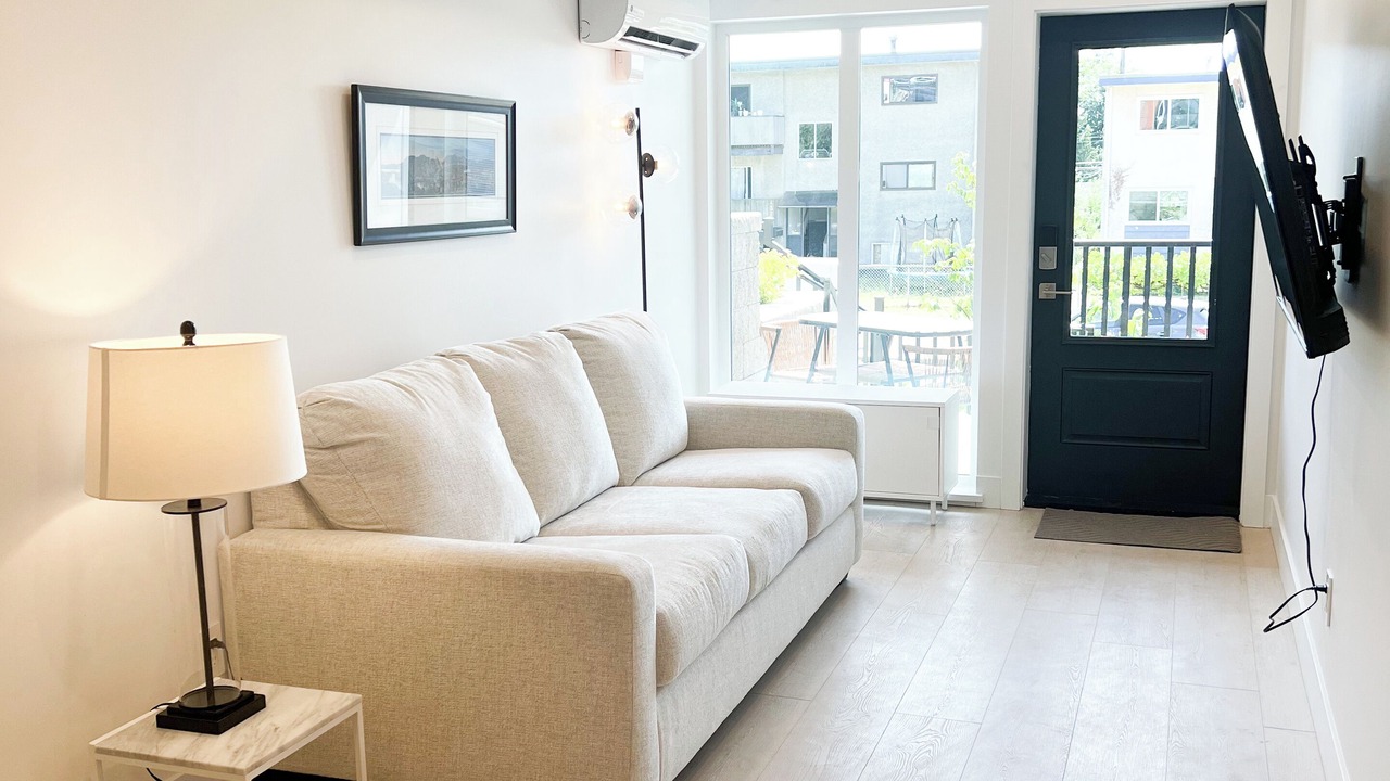 Photo of Livingroom in Lower Lonsdale