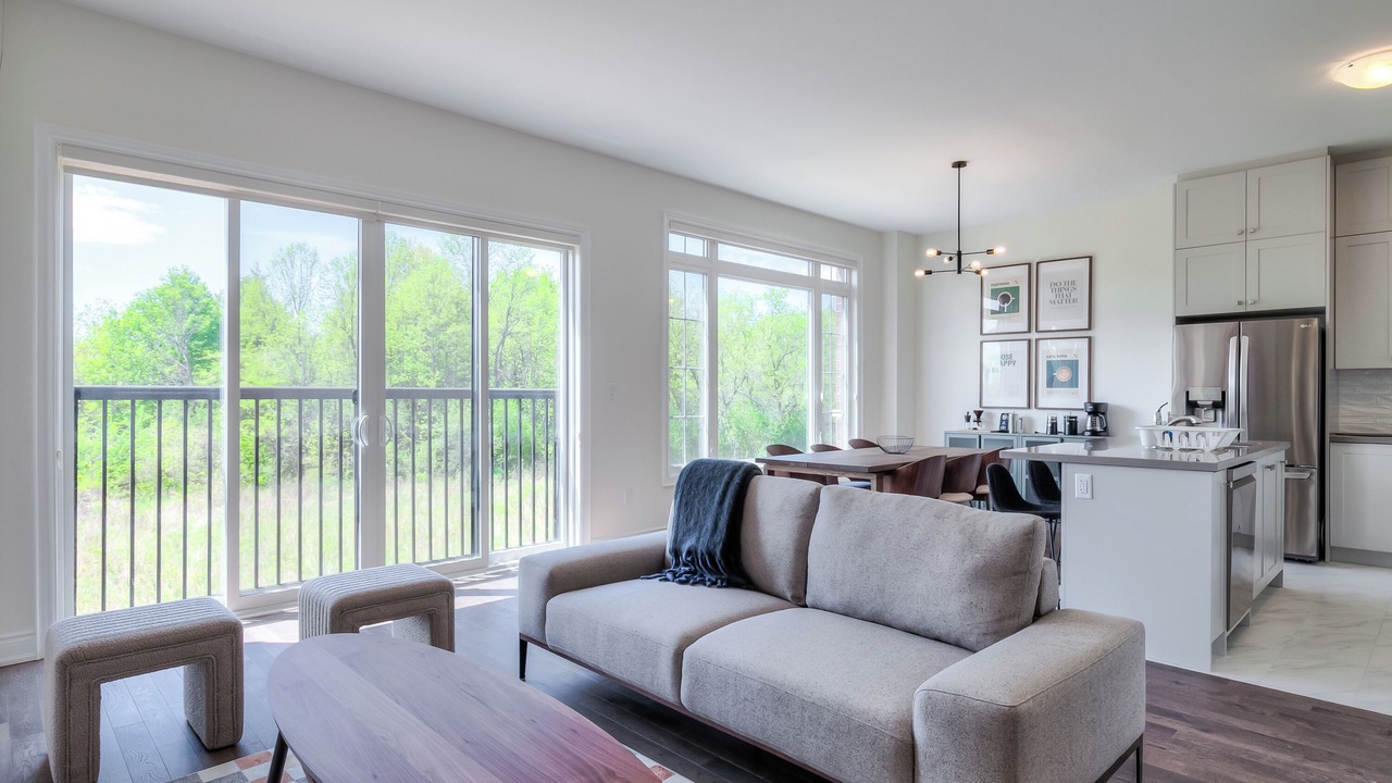 Photo of Livingroom in Pickering