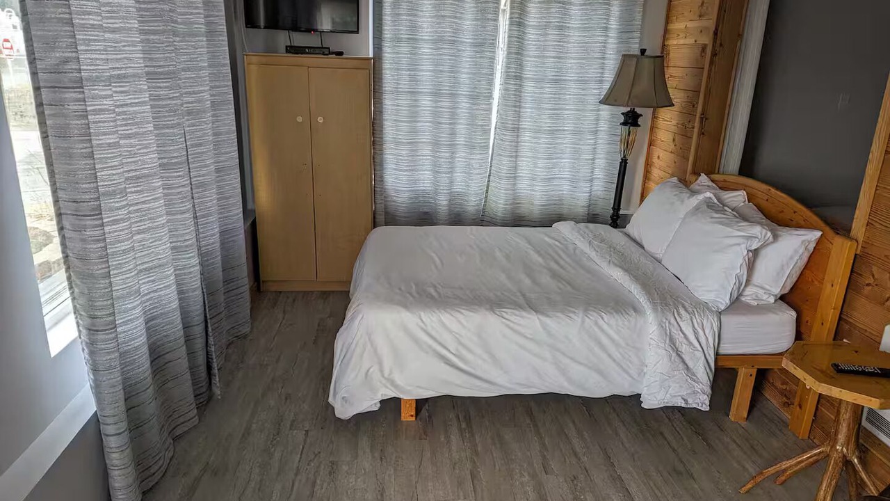 Photo of Bedroom in Alert Bay