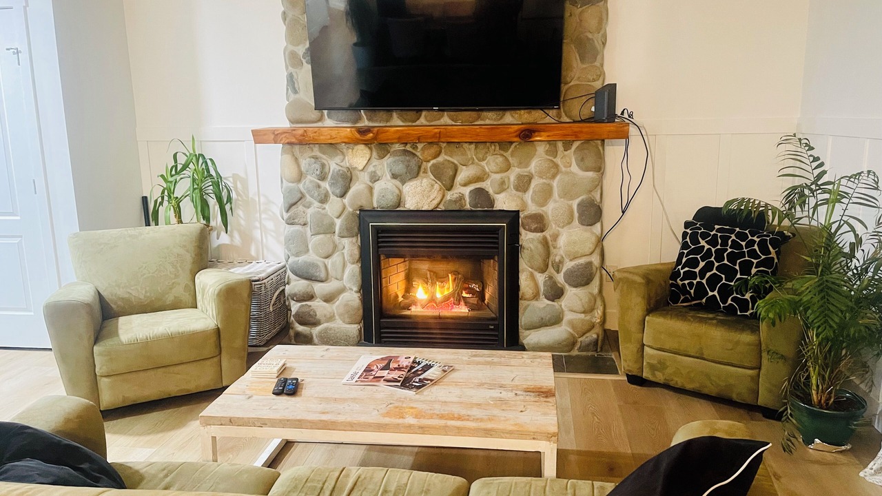Photo of Livingroom in Aldergrove