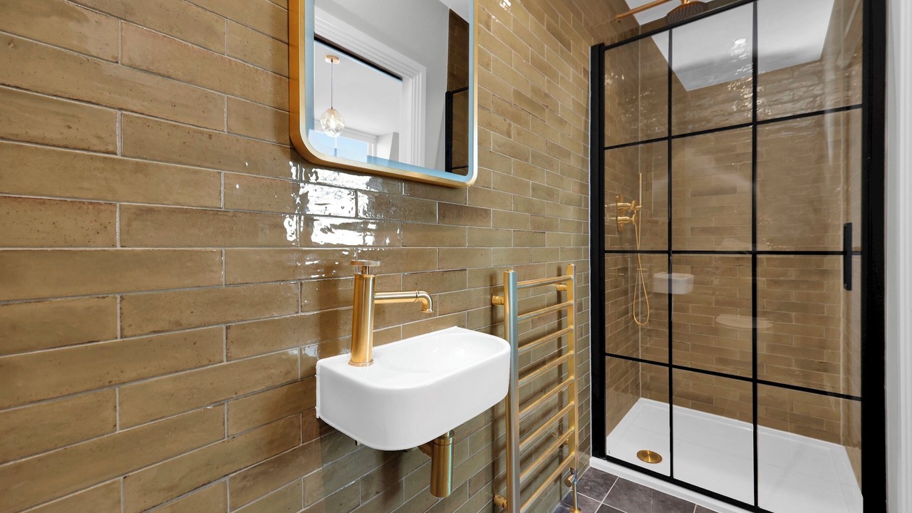Photo of Bathroom in Leabridge