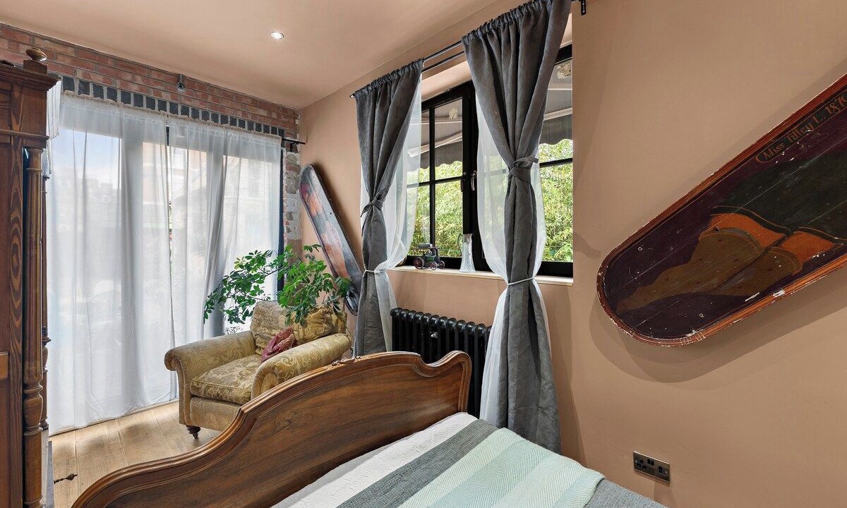 Photo of Bedroom in Nottingham