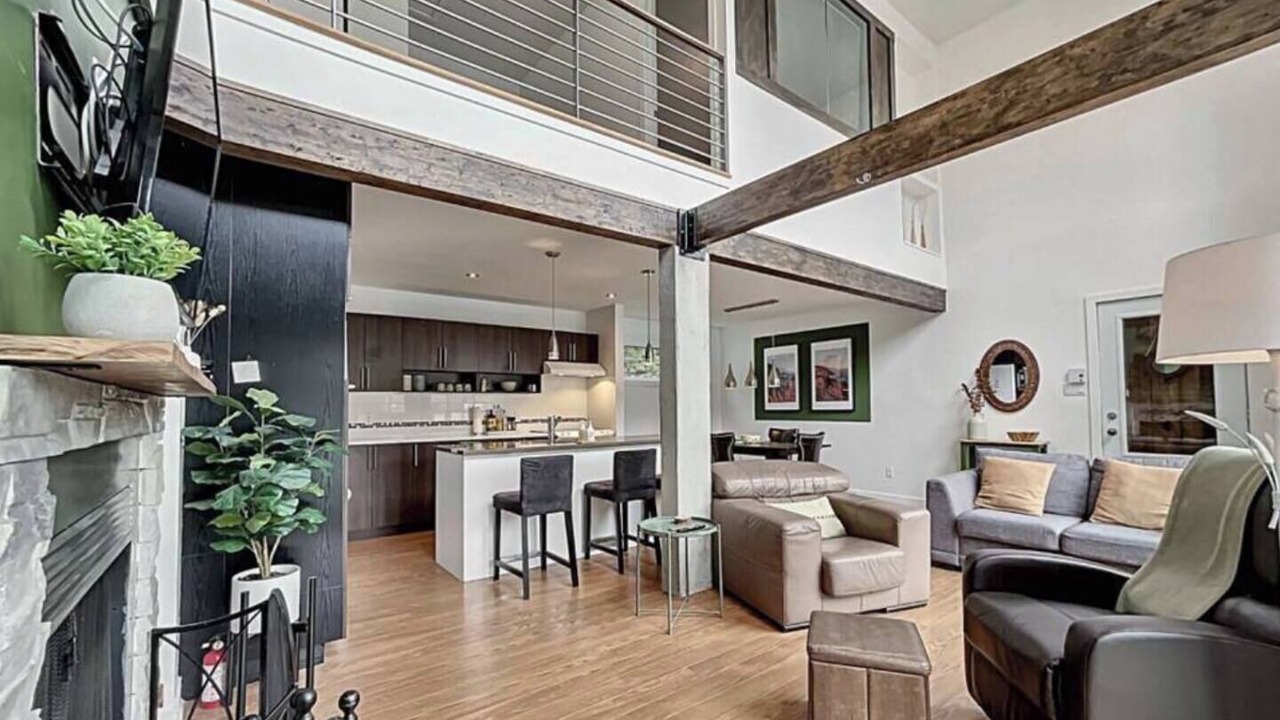 Photo of Livingroom in Amherst