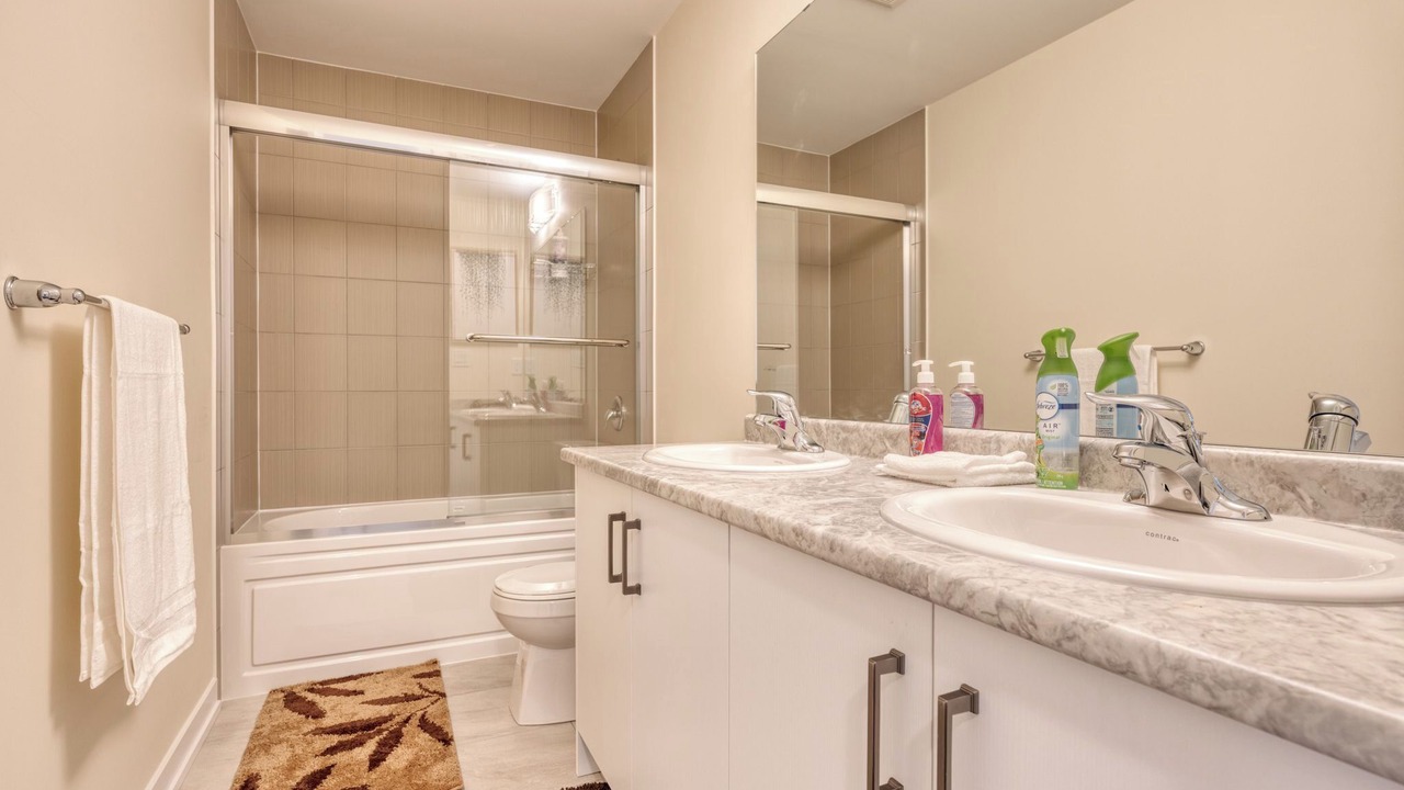 Photo of Bathroom in Caledonia