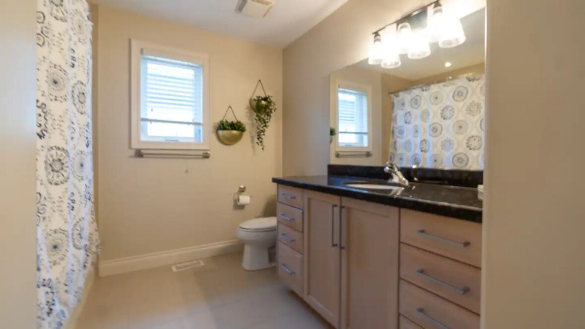Photo of Bathroom in Stoney Creek