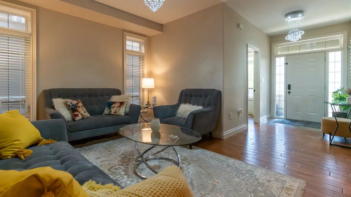 Photo of Livingroom in Stoney Creek
