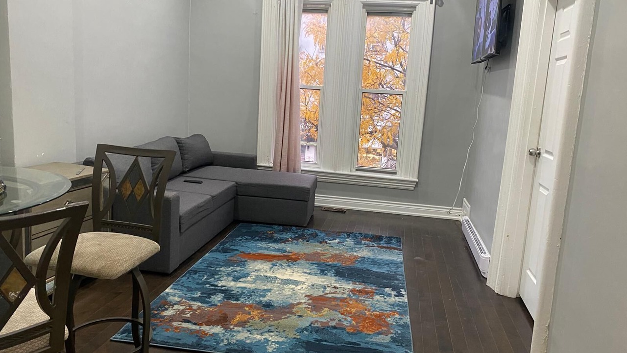 Photo of Livingroom in Bowmanville