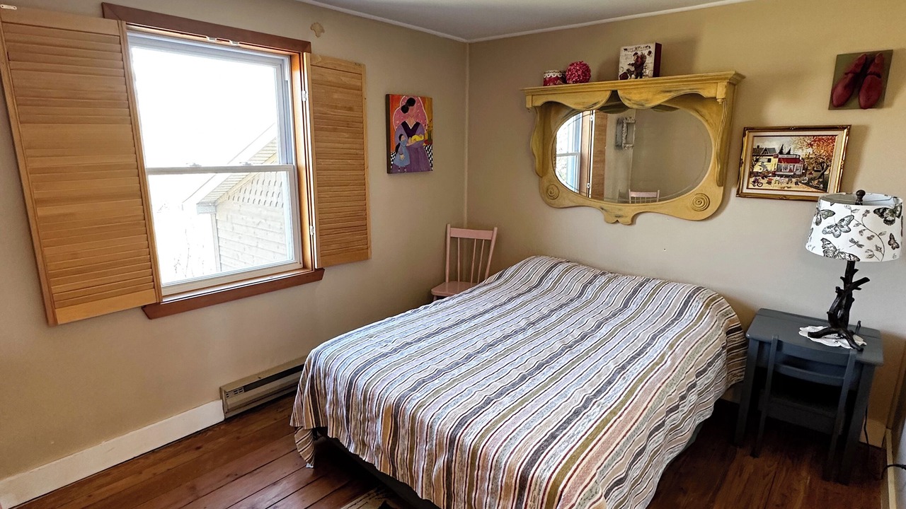 Photo of Bedroom in Compton