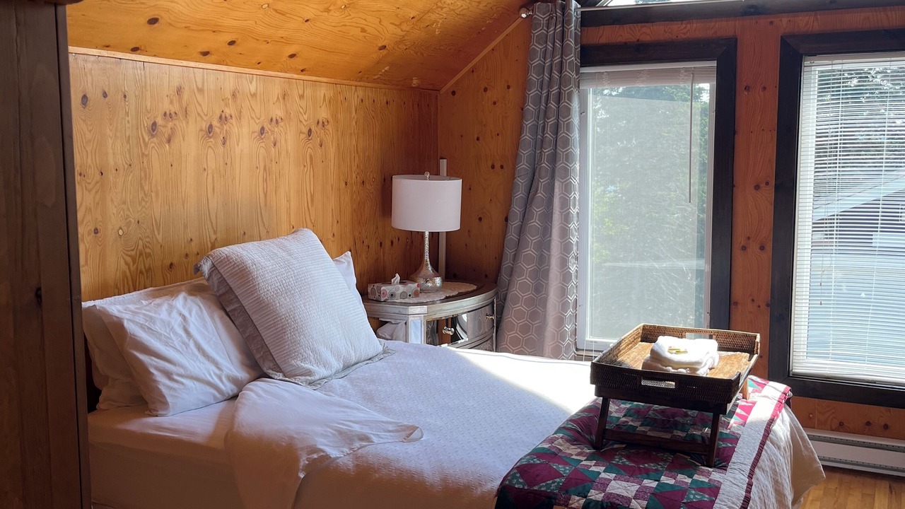 Photo of Bedroom in Bay Roberts