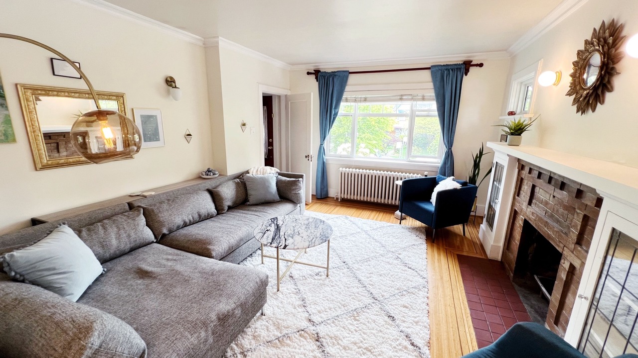 Photo of Livingroom in Riley Park-Little Mountain