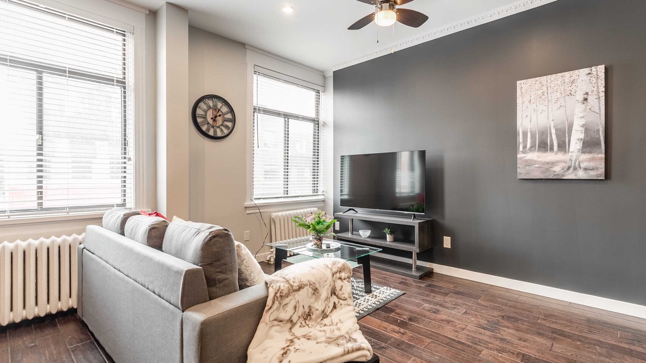 Photo of Livingroom in Central Hamilton