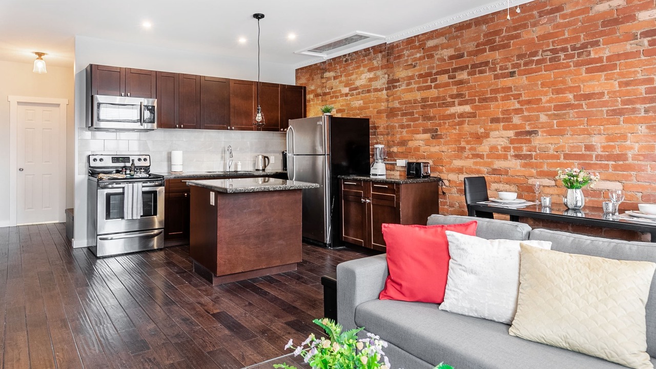 Photo of Livingroom in Central Hamilton