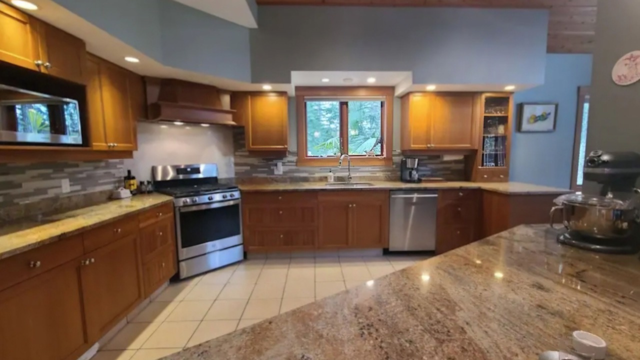 Photo of Kitchen in Salt Spring Island