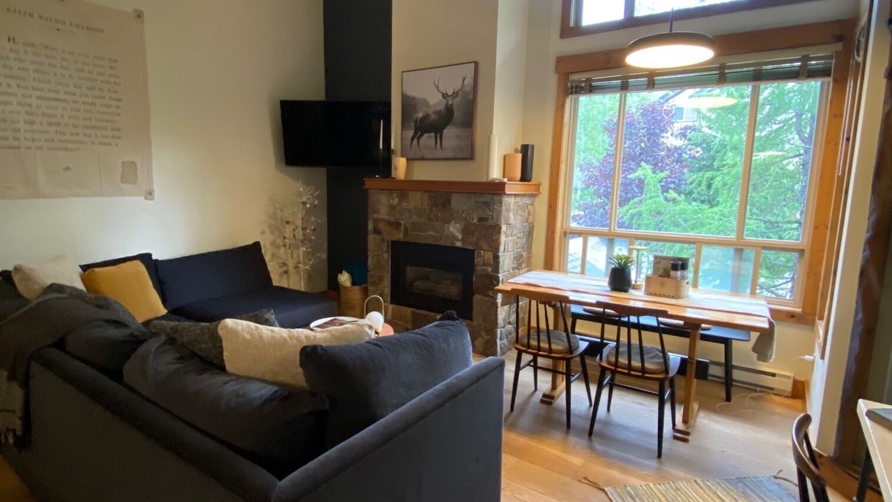 Photo of Livingroom in East Kootenay