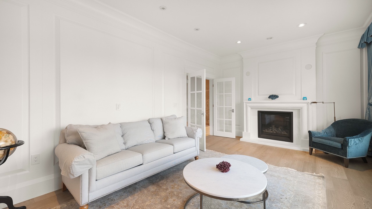 Photo of Livingroom in West Point Grey