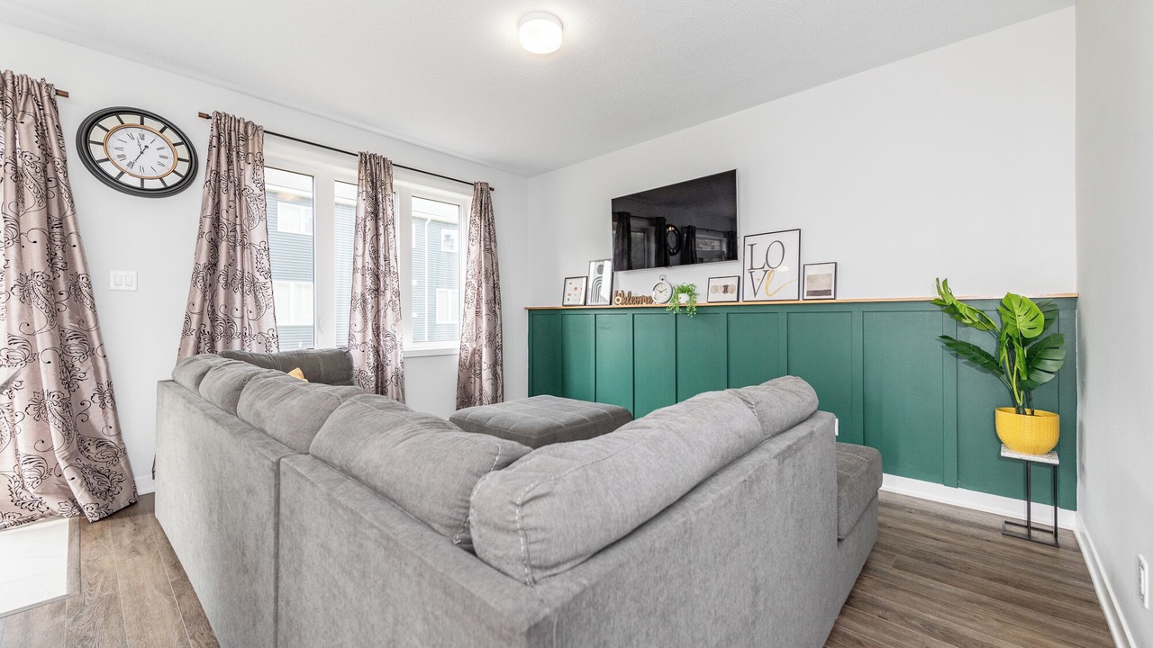 Photo of Livingroom in Ottawa Division