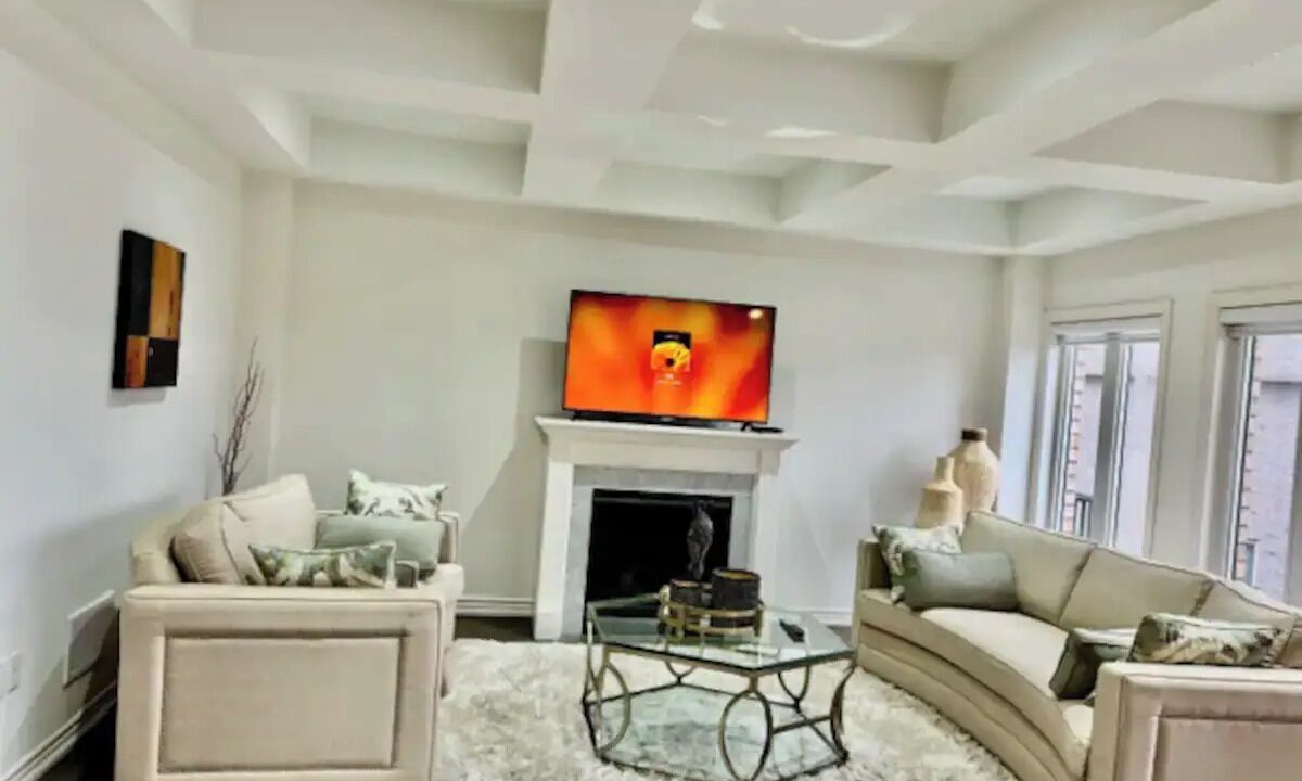 Photo of Livingroom in Bowmanville