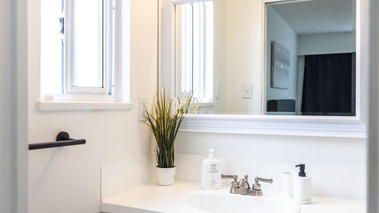 Photo of Bathroom in Renfrew-Collingwood