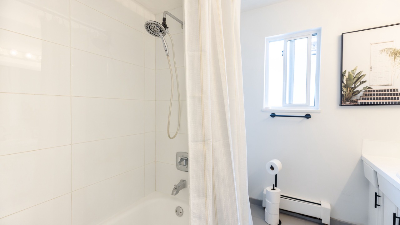 Photo of Bathroom in Renfrew-Collingwood