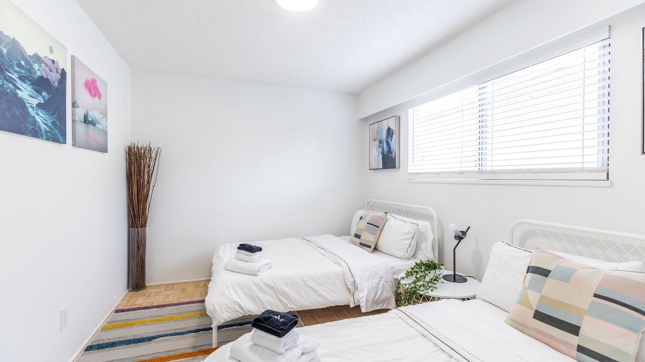 Photo of Bedroom in Renfrew-Collingwood
