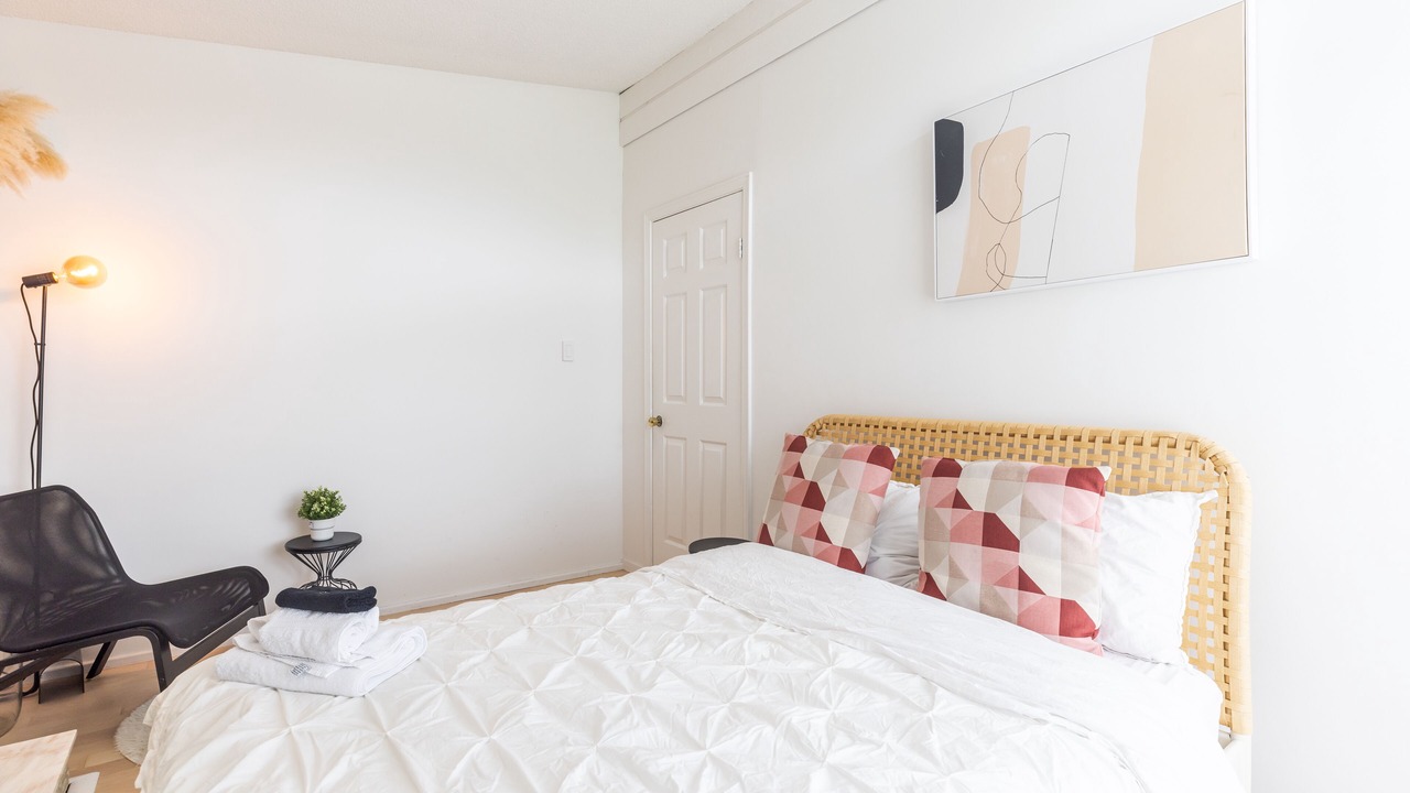 Photo of Bedroom in Renfrew-Collingwood