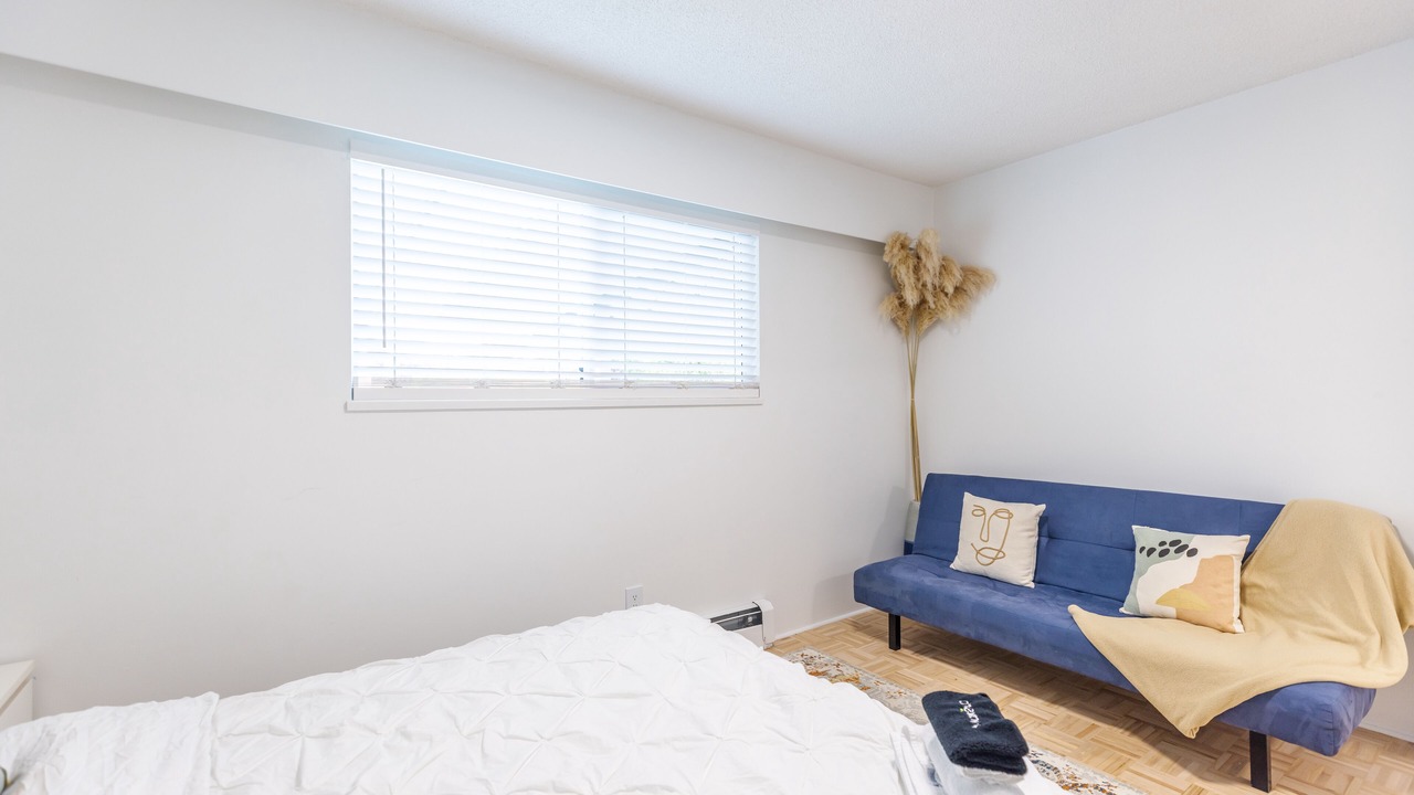 Photo of Bedroom in Renfrew-Collingwood