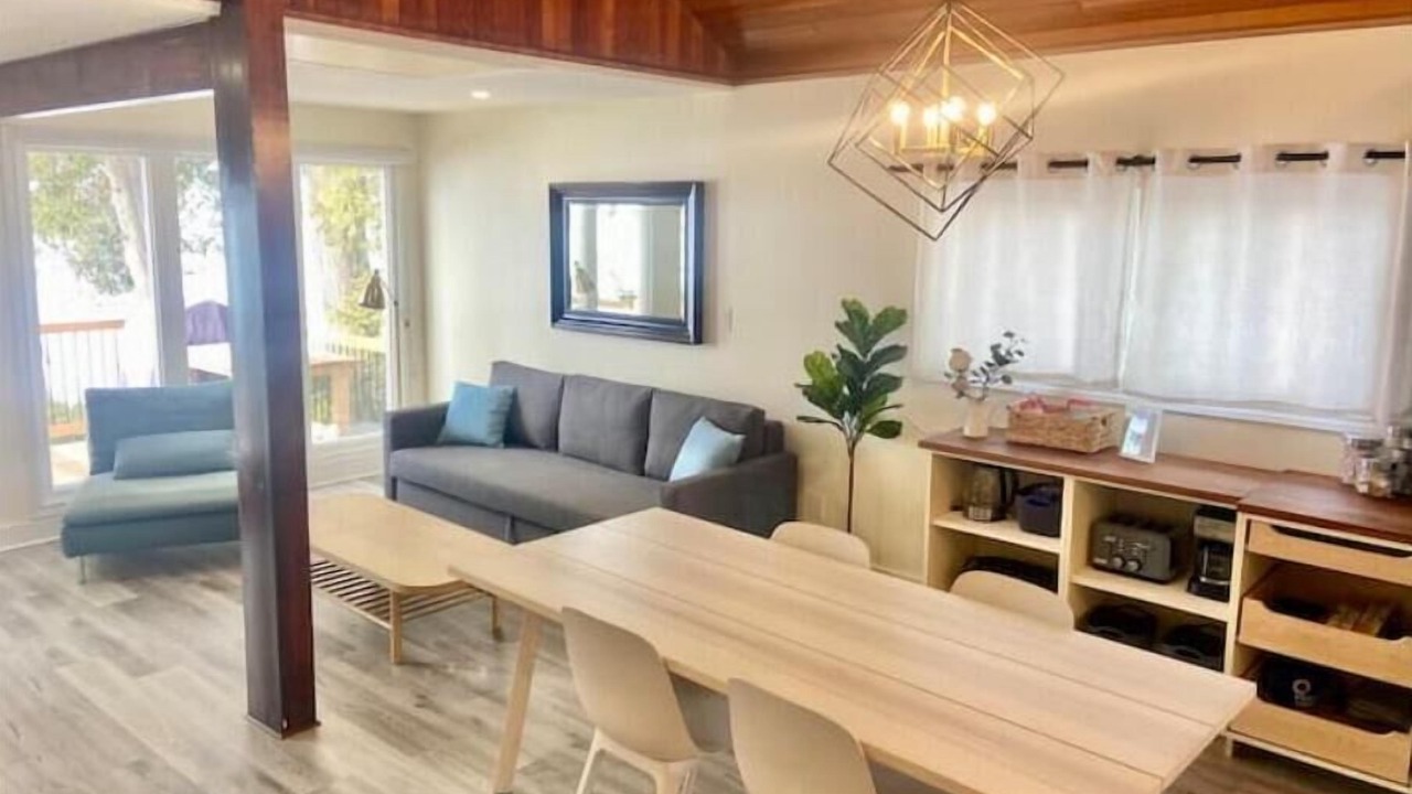 Photo of Livingroom in Scugog