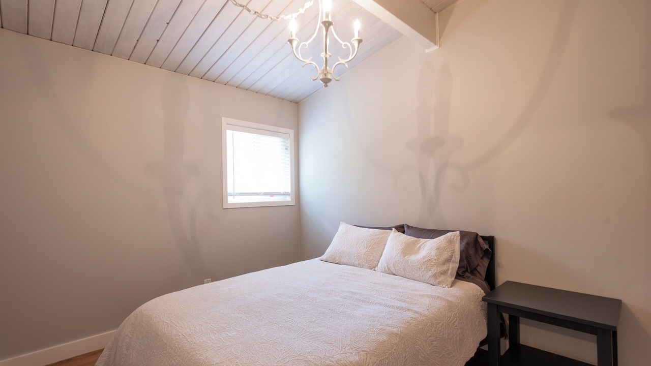 Photo of Bedroom in Mill Bay