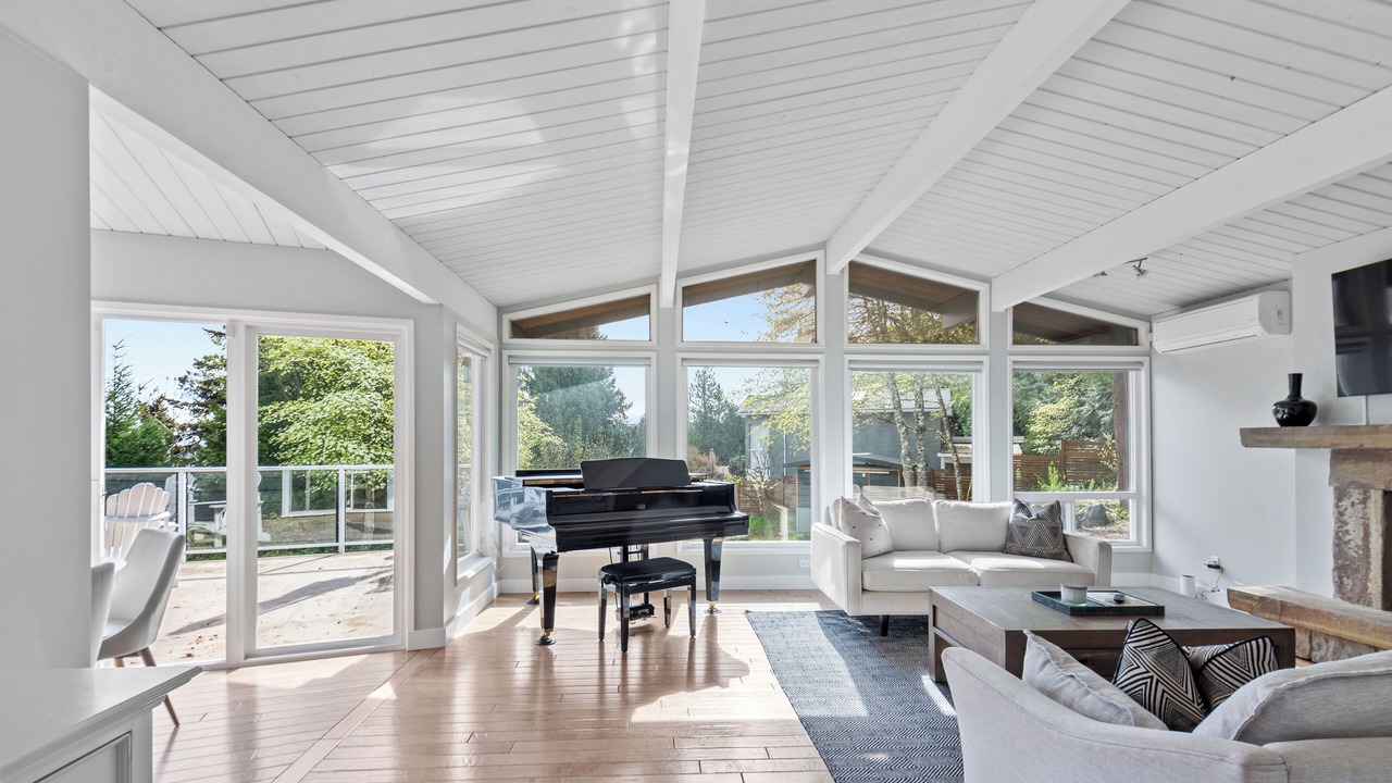 Photo of Livingroom in Mill Bay