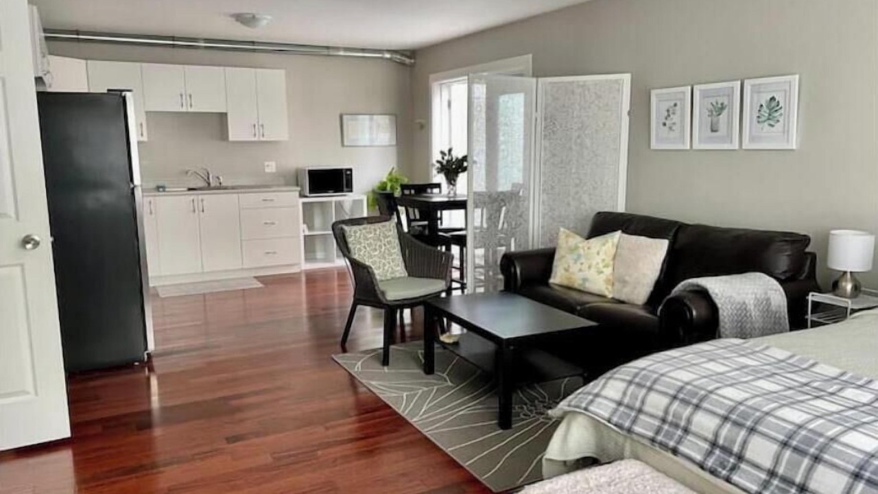 Photo of Livingroom in Central Saanich