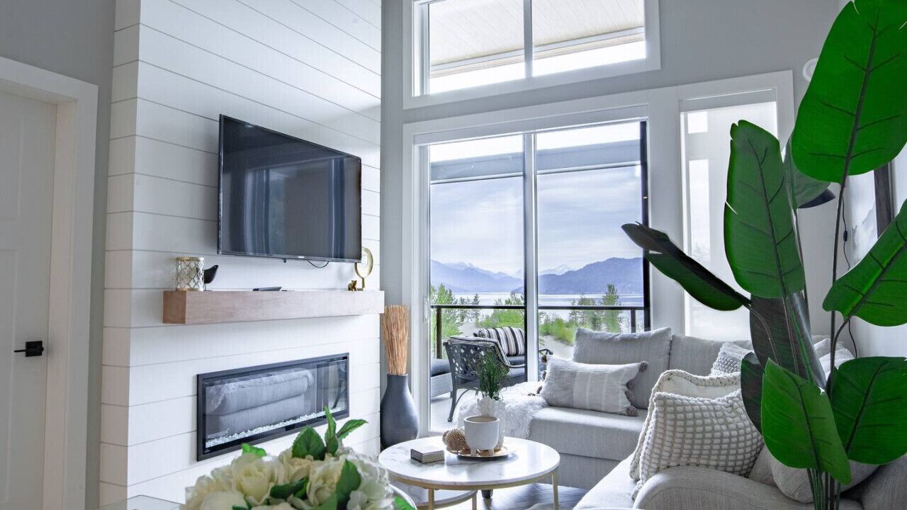 Photo of Livingroom in Harrison Hot Springs