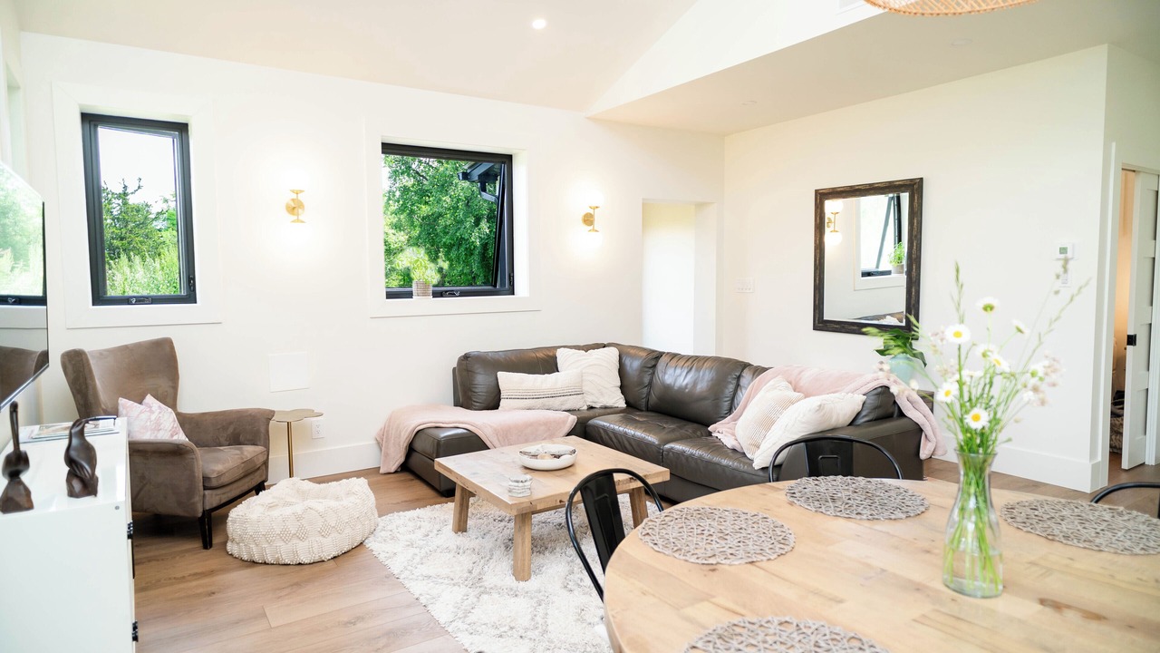 Photo of Livingroom in Prince Edward