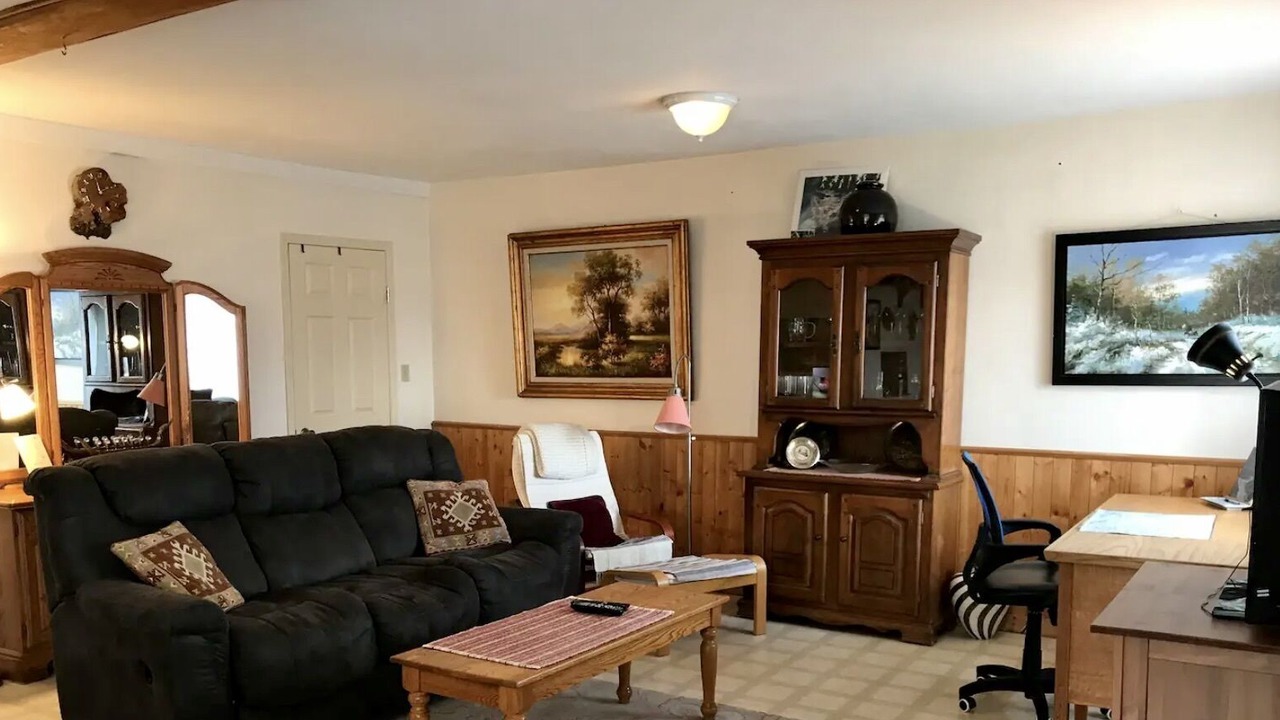 Photo of Livingroom in Lillooet
